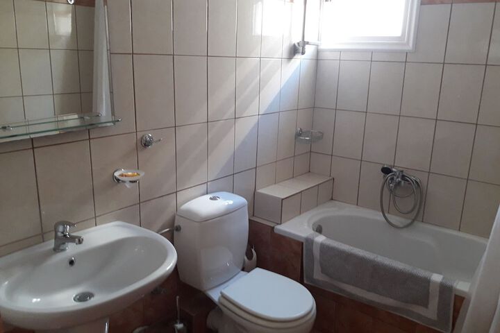 Room 9 of 15