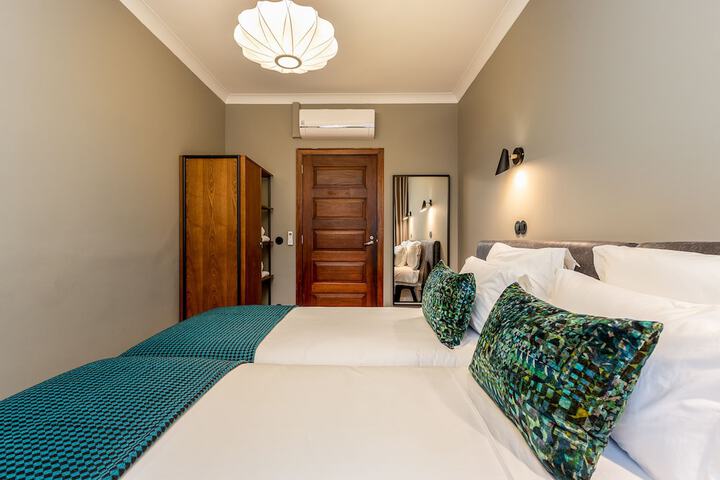 Room 28 of 75