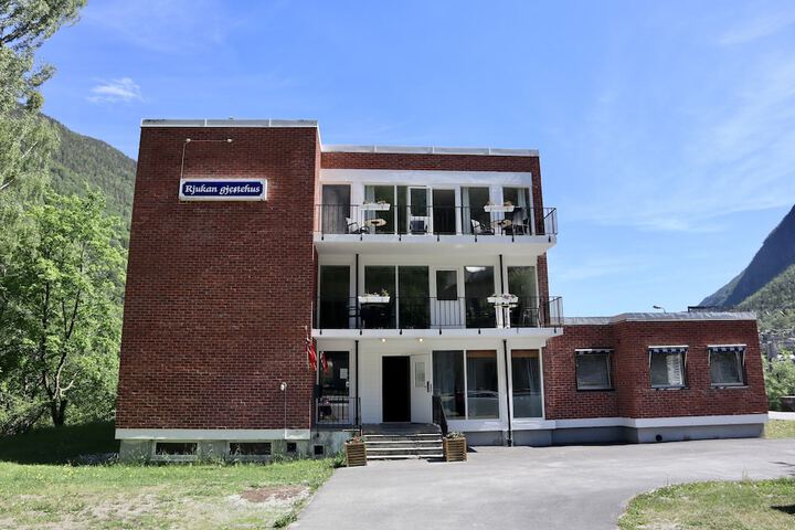 Property image 1