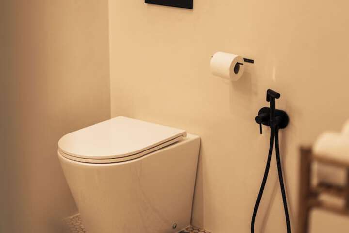 Room 9 of 80