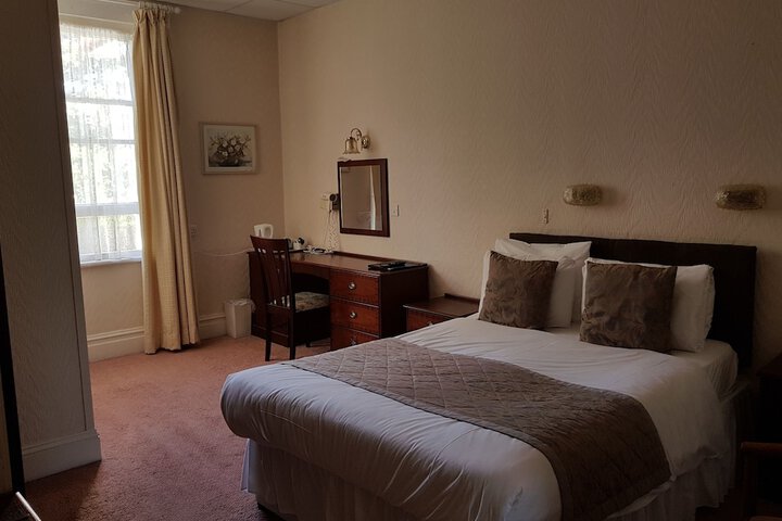 Room 10 of 40