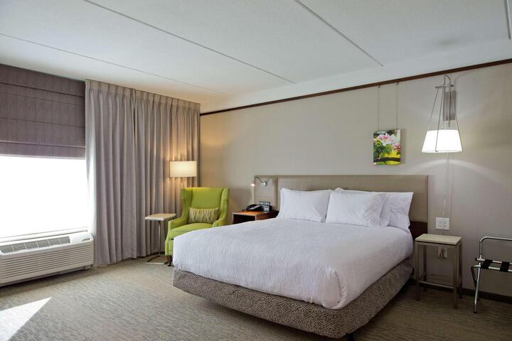 1 King Bed (26 of 32)
