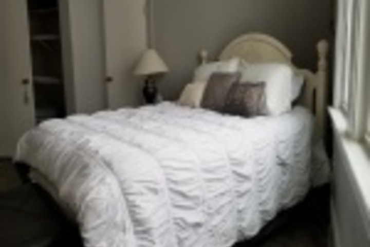 Room 25 of 132