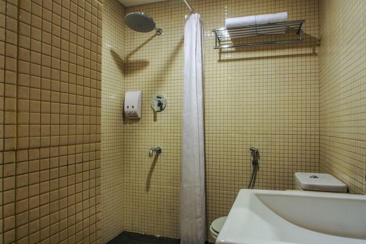 Room 18 of 43