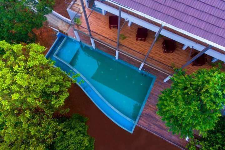 Pool 10 of 14