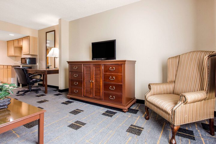 Double Accessible King Size Bed (17 of 20)
