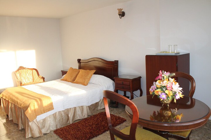 Room 5 of 6