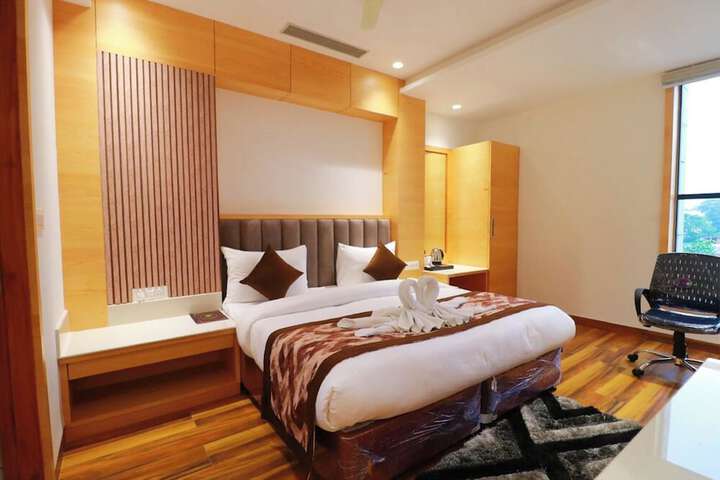 Room 3 of 8