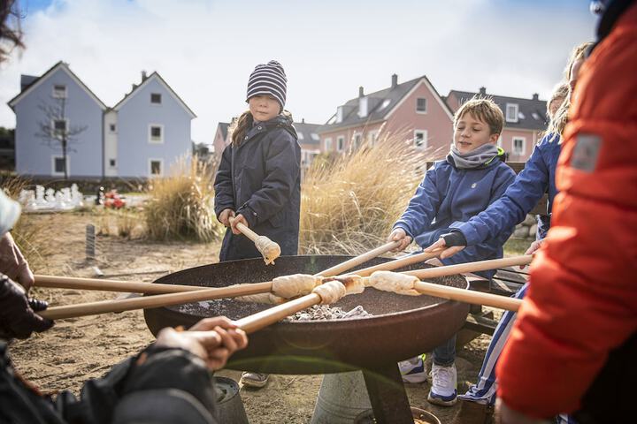 Childrens Activities 61 of 106
