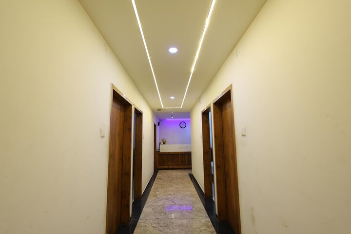 Hotel Interior 4 of 38