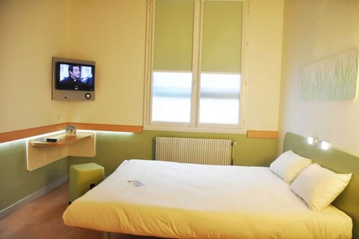 Room 8 of 61