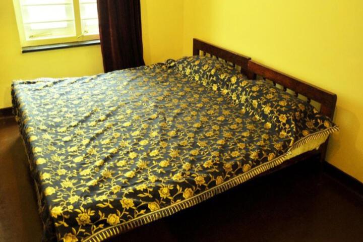 Room 6 of 6
