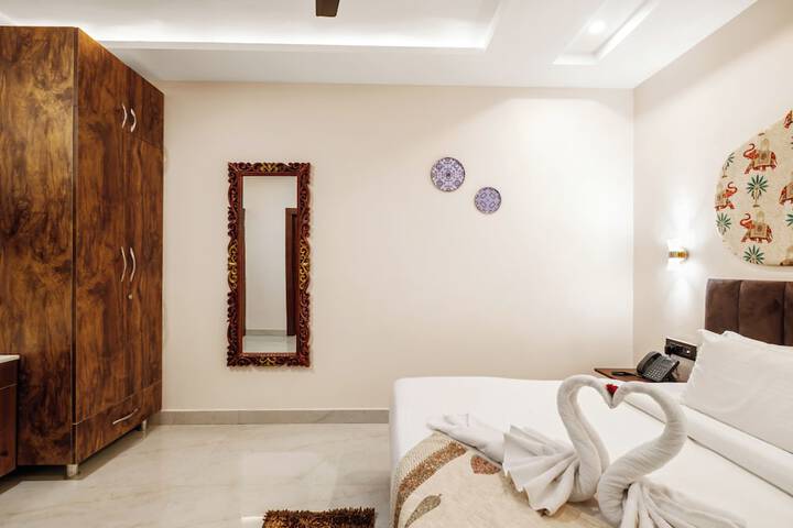 Room 10 of 25