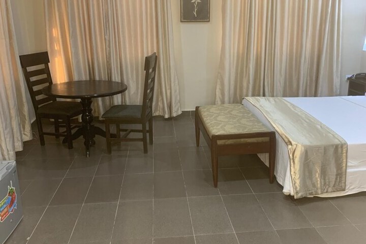 Room 17 of 31
