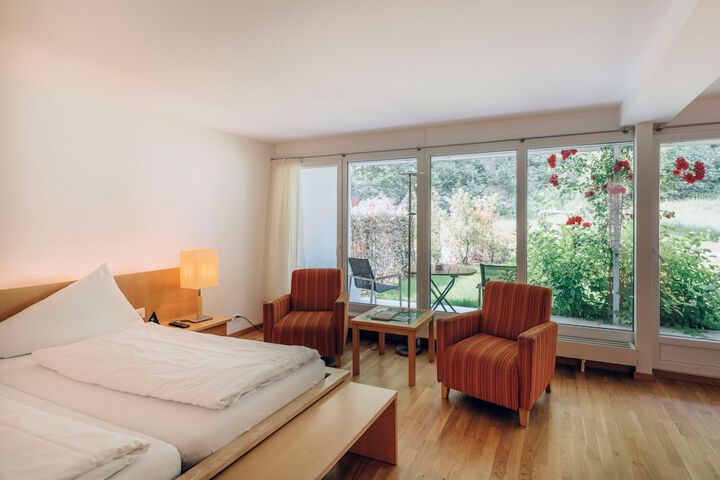 Room 16 of 108