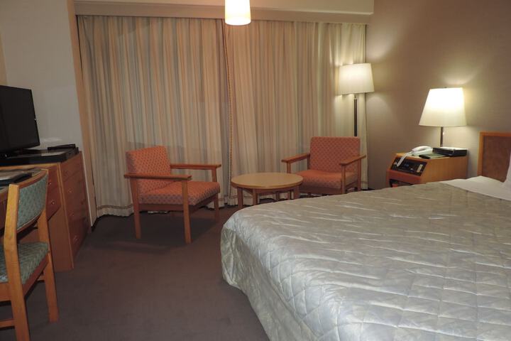 Room 6 of 116
