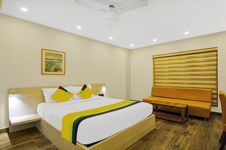 Itsy Hotels Transit Express Near Sealdah Station