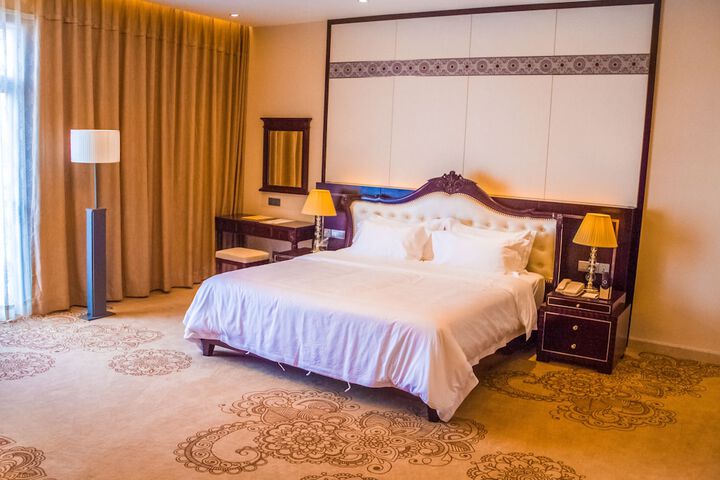 Room 25 of 103