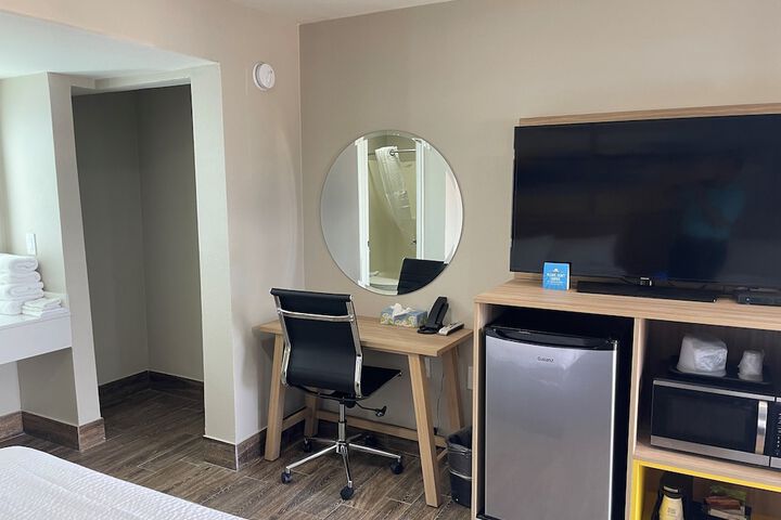 Room 15 of 24