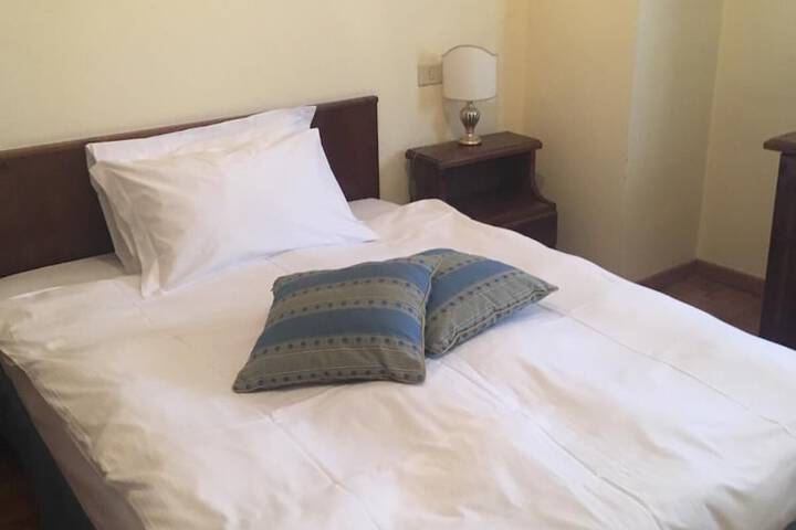 Room 9 of 32
