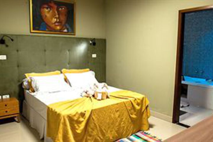 Room 13 of 23