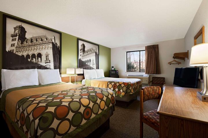 2 Double Beds (1 of 4)