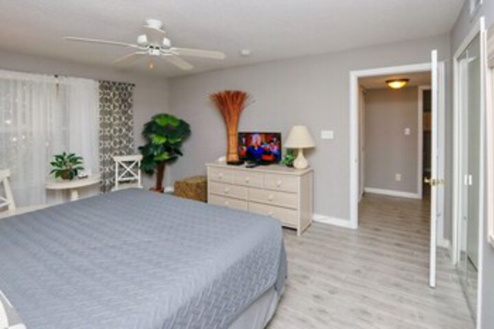 Room 7 of 120