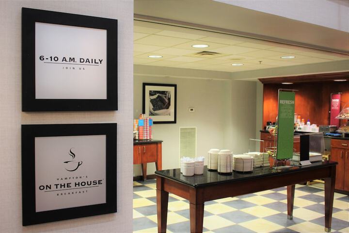 Breakfast area
