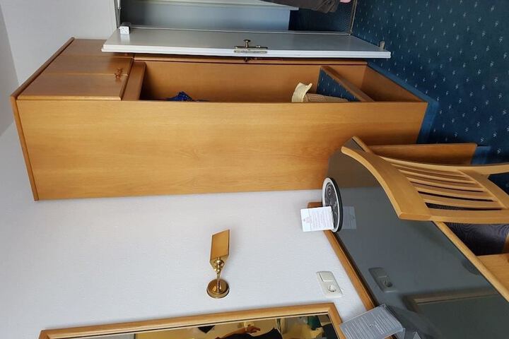Room 8 of 23
