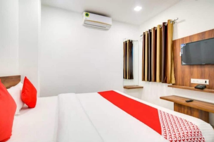 Room 2 of 7