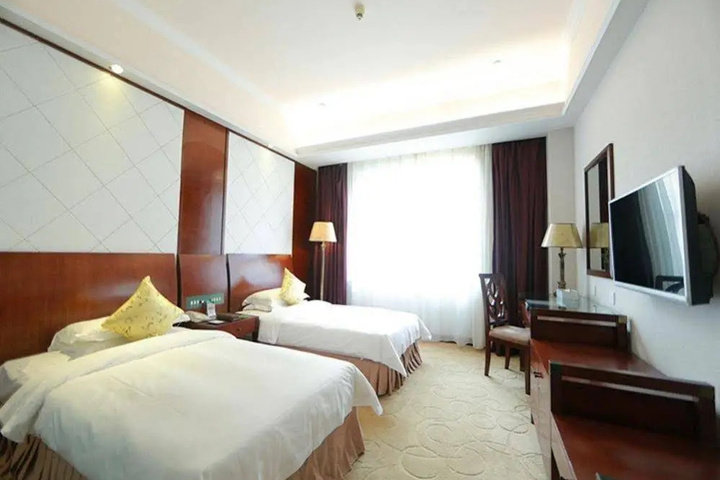 Room 5 of 14