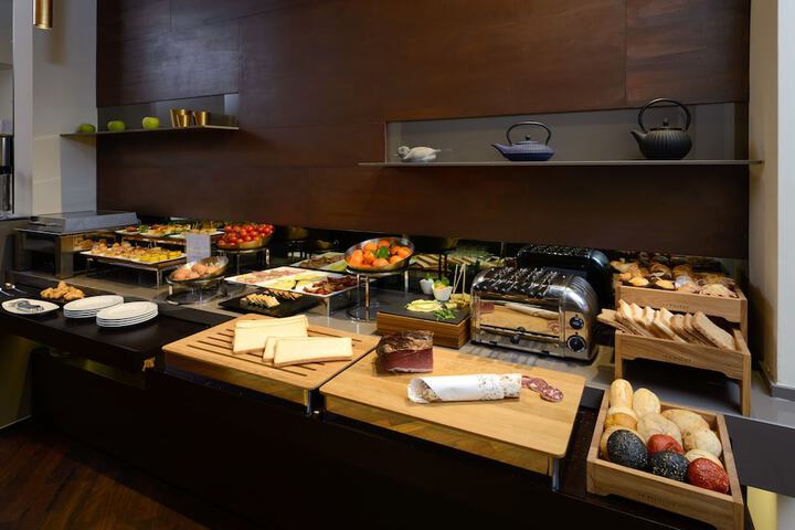 Dining 87 of 100