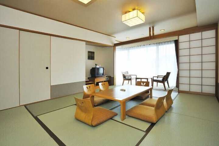 Dining Photos