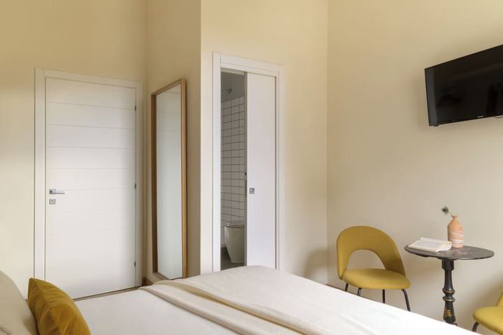 Room 17 of 94