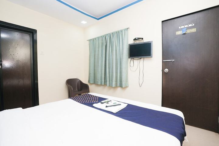 Room 12 of 38