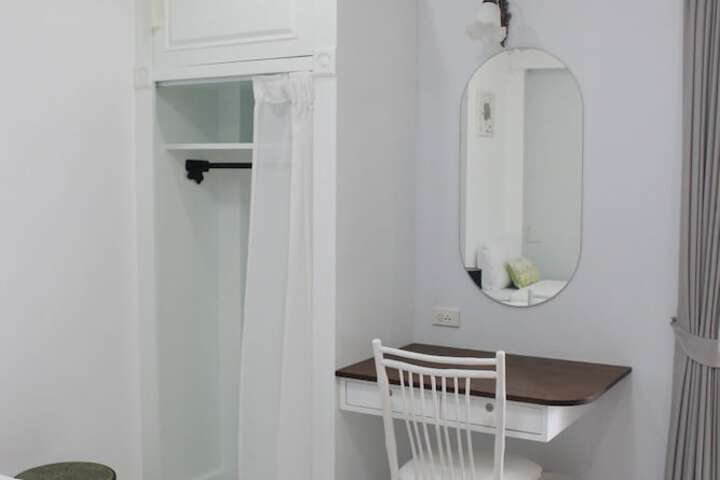 Room 25 of 68