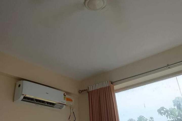 Room 8 of 28