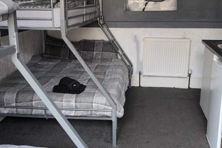 Room 2 of 18