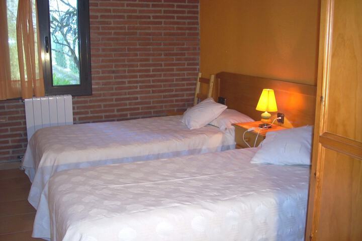 Room 8 of 28