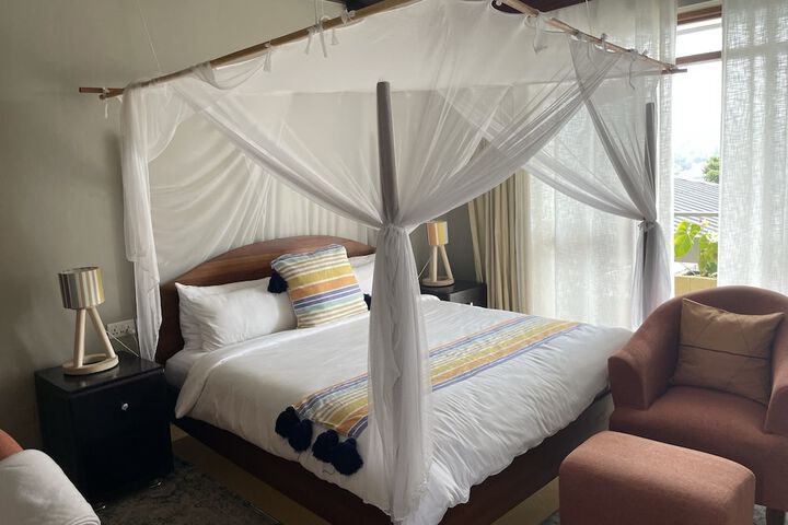 Room 11 of 33