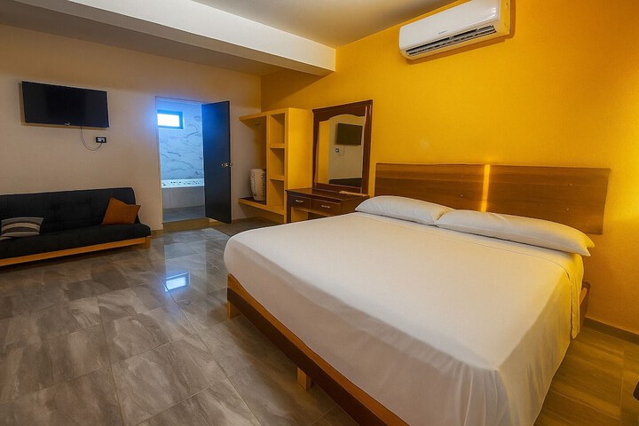 Room 2 of 23