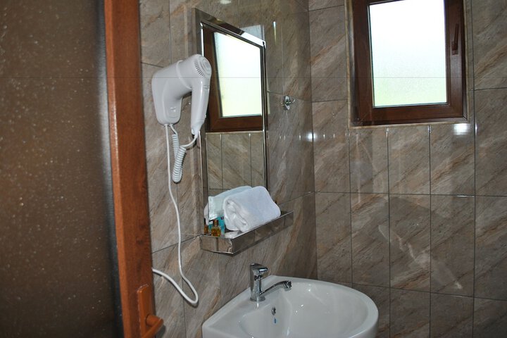 Room 11 of 25