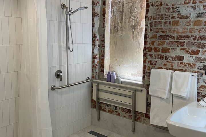Room 40 of 65