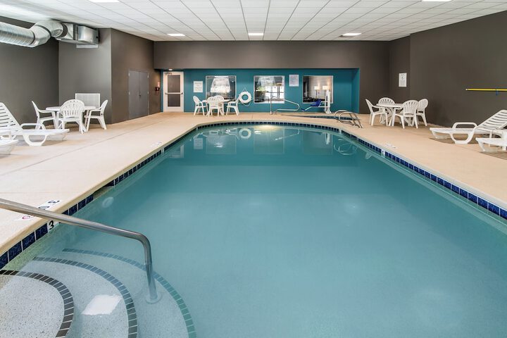 Pools & Facilities