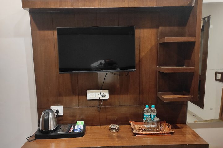 Room 7 of 98