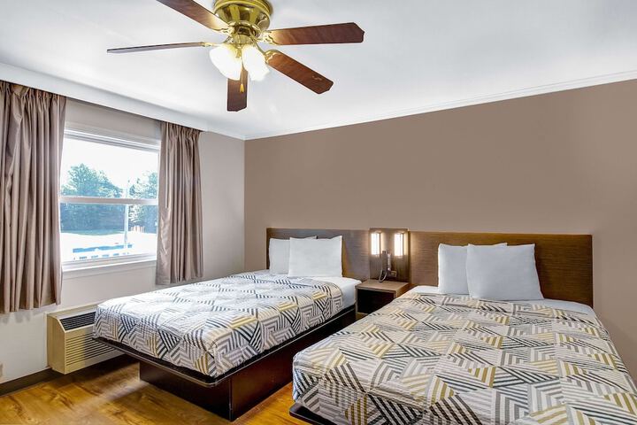 Deluxe Room 2 Double Beds Refrigerator, Microwave (3 of 15)