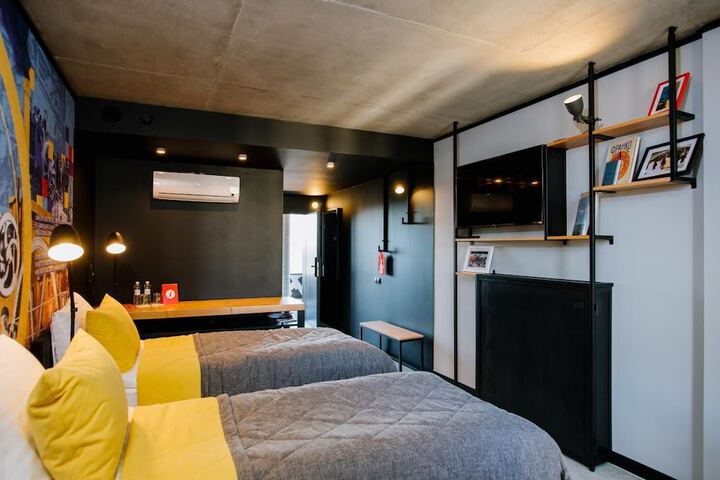 Room 16 of 46
