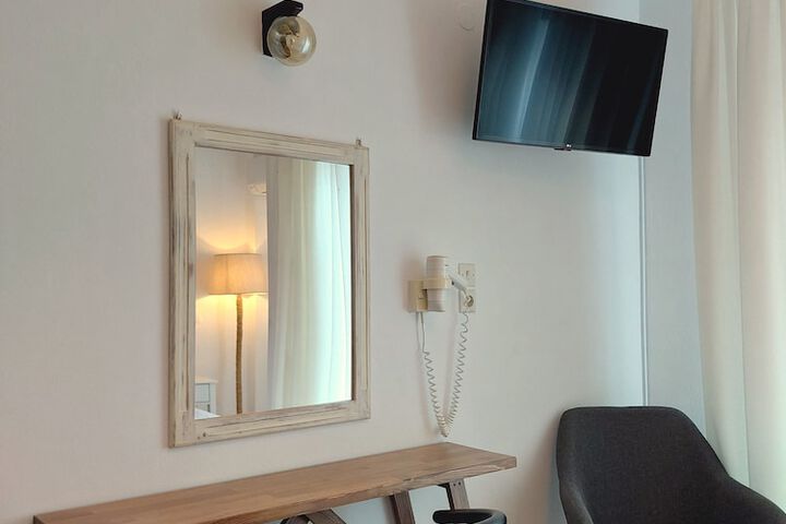 Room 16 of 46