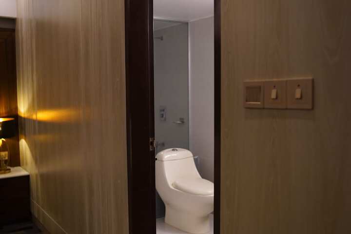 Room 46 of 76