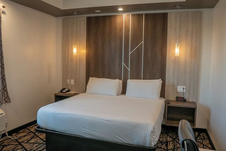 Room 15 of 33